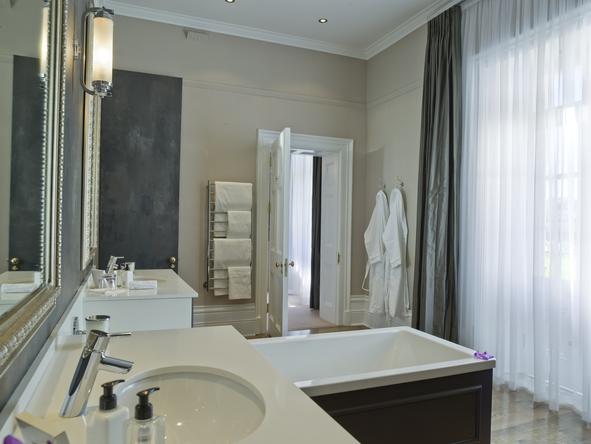 Dock House Boutique Hotel & Spa - Bathroom